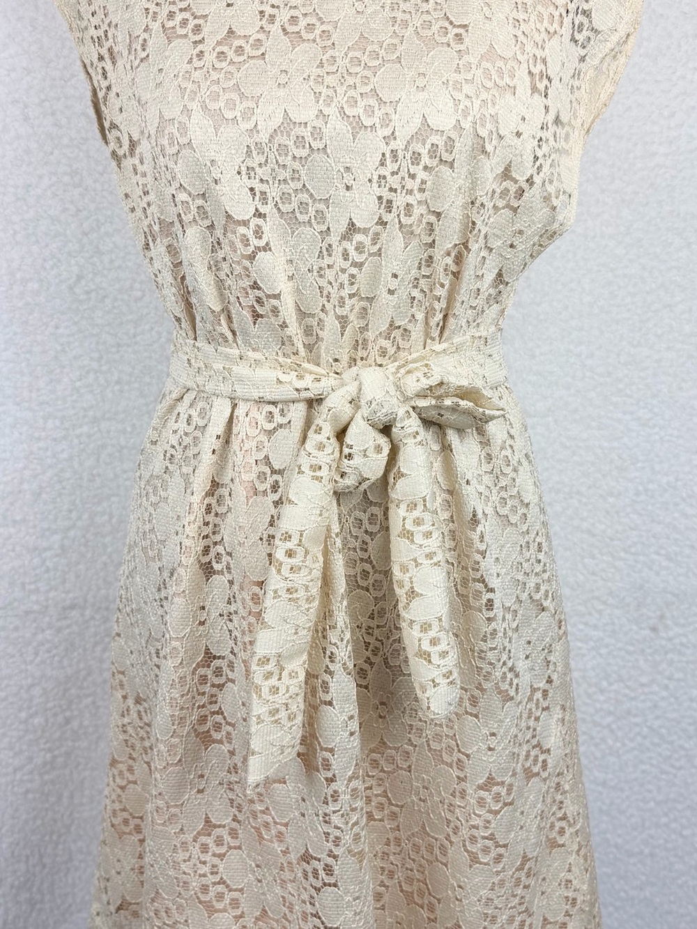 SHEEP • Cream Floral Lace Tie-Waist Mini Dress, M - Picture 9 of 13